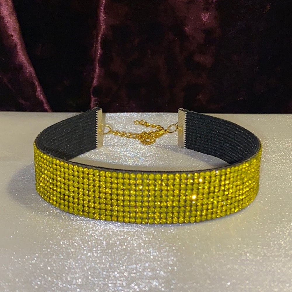 Crystarella Choker 💛